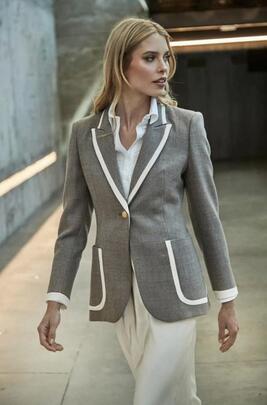 Blazer Extreme Collection Boton Camel Laurent para Mujer