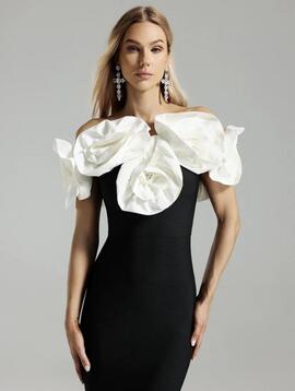 Vestido F&P Entallado Flores Negro para Mujer