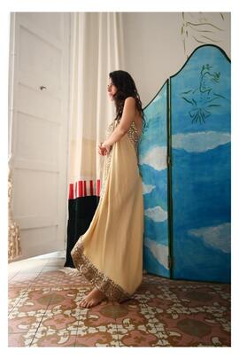 Vestido Wedding camel