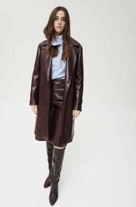 Abrigo Oky Frances Efecto Piel Granate