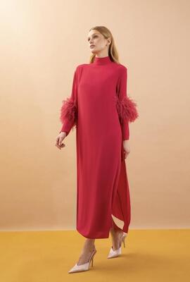 Vestido Victoria Plumas Mangas Frambuesa