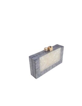 Clutch Rígido Gris y Blanco para Mujer